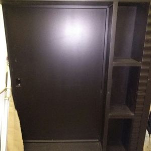 Entertainment center